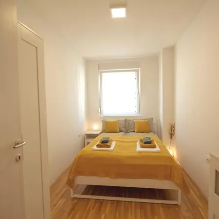 White Fields-Central 2-Bdrm Apartment With Parking Novi Sad Exterior photo