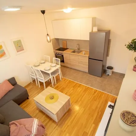 White Fields-Central 2-Bdrm Apartment With Parking Novi Sad Exterior photo