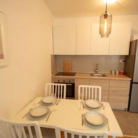 White Fields-Central 2-Bdrm Apartment With Parking Novi Sad Exterior photo