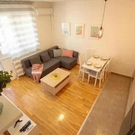 White Fields-Central 2-Bdrm Apartment With Parking Novi Sad Exterior photo